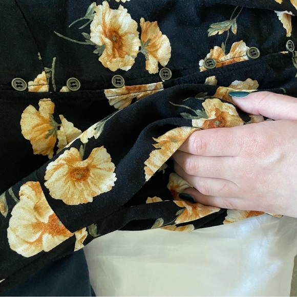 Gorgeous floral button down mini dress - Picture 5 of 5